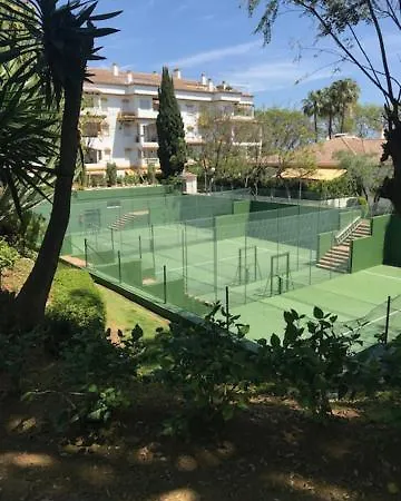 Hacienda Nagueles 1, 2 Bed 2 Bath, Large Terrace 400m From Marbella